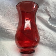 Vaso di fiori in vetro rosso