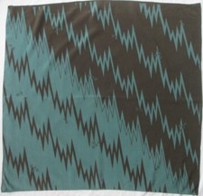 -Superbe Foulard FENDI  100%