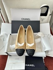 Scarpe basse Chanel beige in