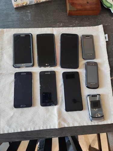 Cell phones lot family - 9,