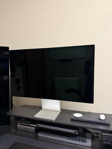 Apple studio display 2022 - studio,