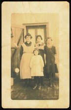 Quattro giovani donne, foto