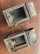 Coppia di antiche lanterne a petrolio per carrozze