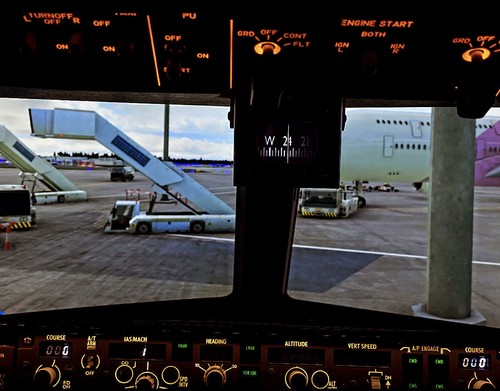Boeing 737 style wet compass - boeing,