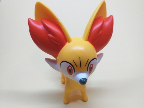 Personaggio pokémon fennekin - personaggio,