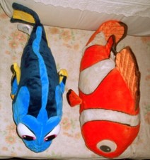 DISNEY STORE PIXAR PELUCHE