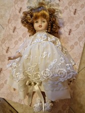 Bambola in porcellana