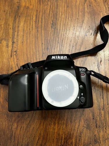 Nikon f50 solo - corpo, piu