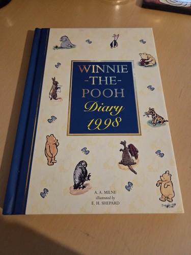 Vintage winnie the pooh - winnie,