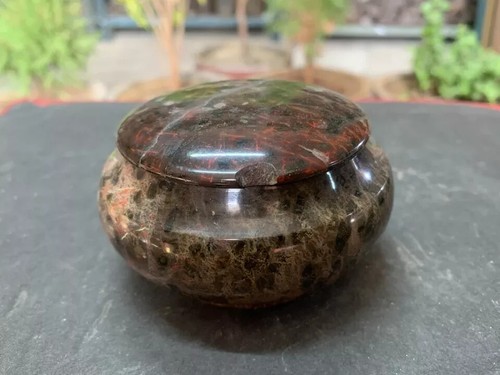 Vecchio raro vaso contenitore