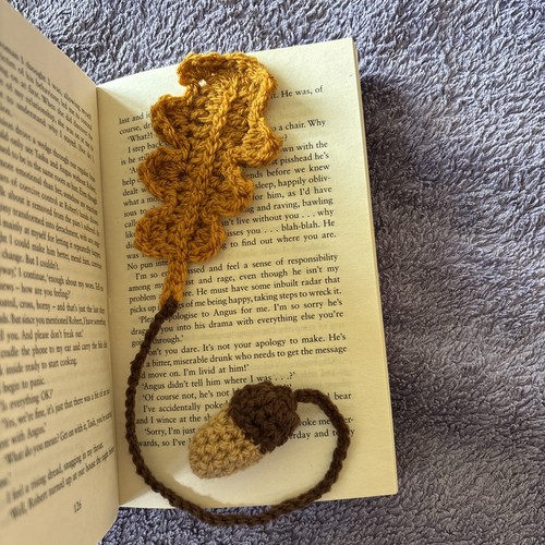Crocheted bookmark oak leaf - crocheted,