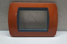 L4803TR BTICINO  LIVING INTERNATIONAL PLACCA 3 POSTI EFFETTO TERRACOTTA  METALLO