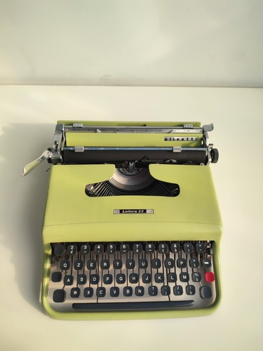 Macchina scrivere olivetti - da,