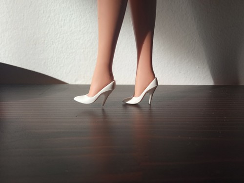 Vintage barbie made hong - made, in