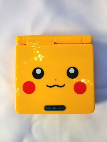 Pikachu game boy - game,