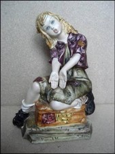 DECORATIVE CERAMIC STREET GIRL