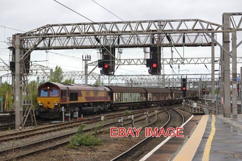 Photo class 66169 passes - photo,