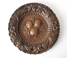 Antico Piatto in Rame a Sbalzo