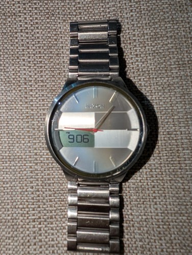 Nixon the spencer analogico - nixon, e