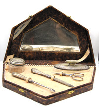 ANTICO SET MANICURE IN ARGENTO 800/1000 -5 PEZZI - LAVORAZIONE ART DECO'- IN BOX