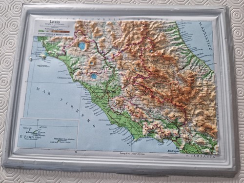 Carta geografica rilievo - in,
