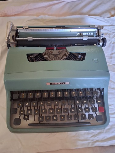 Macchina scrivere olivettj - da,