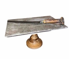 Coltello antico grande con manico in corno di Sheffield e supporto per formaggi in marmo