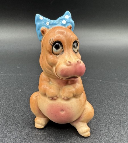Piccola statuina ceramica