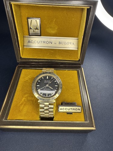 Accutron astronaut gmt - astronaut,