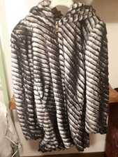 Peliccia ecologica Toy G taglia s (nuova)