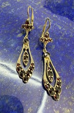 Orecchini pendenti granato