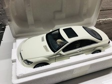 Mercedes Benz CL Klasse C216 White Dealer Edition Autoart 1/18