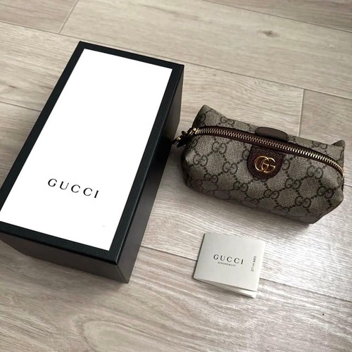 Gucci supreme cosmetic case - gg,
