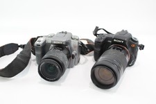Fotocamere digitali DSLR Inc Sony A100 e A200 funzionanti con obiettivo 18-70mm F/3.5-5.6 x 2