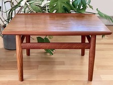 Grete Jalk tavolino side table