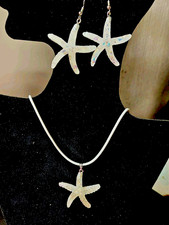 Set collana e orecchini a forma di Stella Marina, bianco con sfumature brillanti