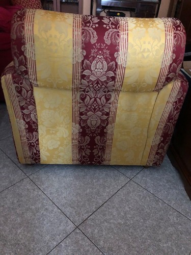 Poltrona antica con dettagli