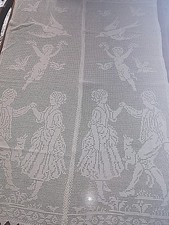 Coppia di tendine ricamate a mano ad uncinetto, misura  1.14x42