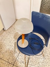 Lampada da tavolo con base in