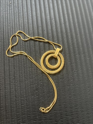 Collana con ciondolo cerchio