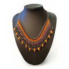 Collana di perle tribali azteche collare bavaglino arancione viola giallo