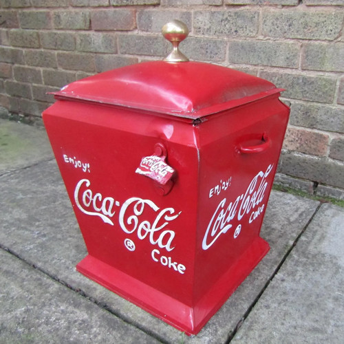 Vintage retro cooling box