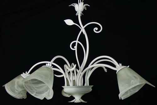Classico lampadario bianco