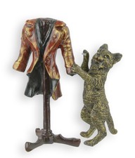 Una scultura in bronzo raffigurante un gatto sarto replica design retrò decorazi