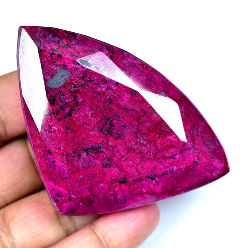 557 70ct naturale grande - 557.70ct, rosso