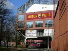 PHOTO  VILLA PARK HOME OF