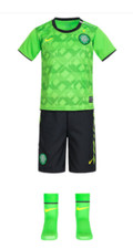 Celtic Glasgow Nike Maglia Set BABY CALCIO MINI KIT 381840-304 tg. 62-68 NUOVO