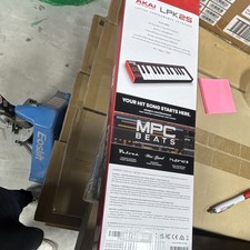 Akai LPK25 Keyboard Controller