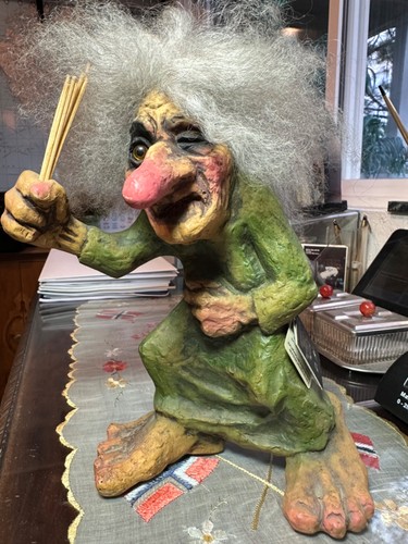 Nyform hand made - made, troll