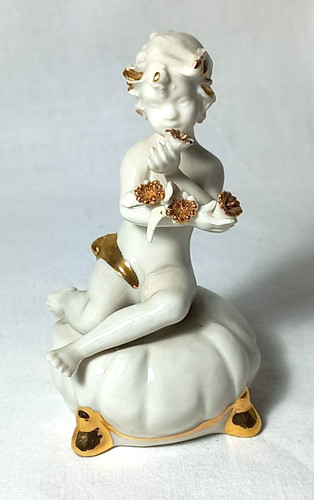 Statuina porcellana